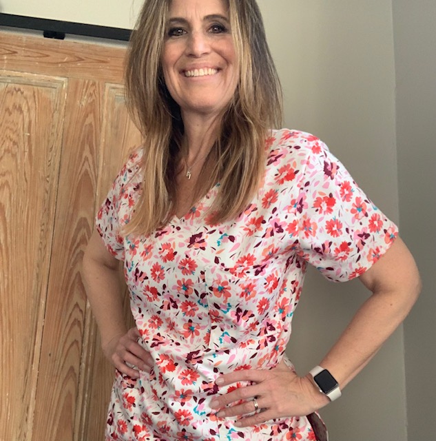 FLEUR Scrub Top