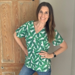 BANANA LEAF Scrub Top