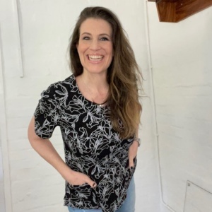 LILY Scrub Top