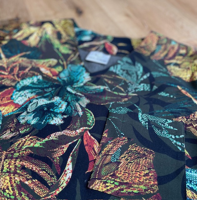 MONSTERA Scrub Top - Image 3