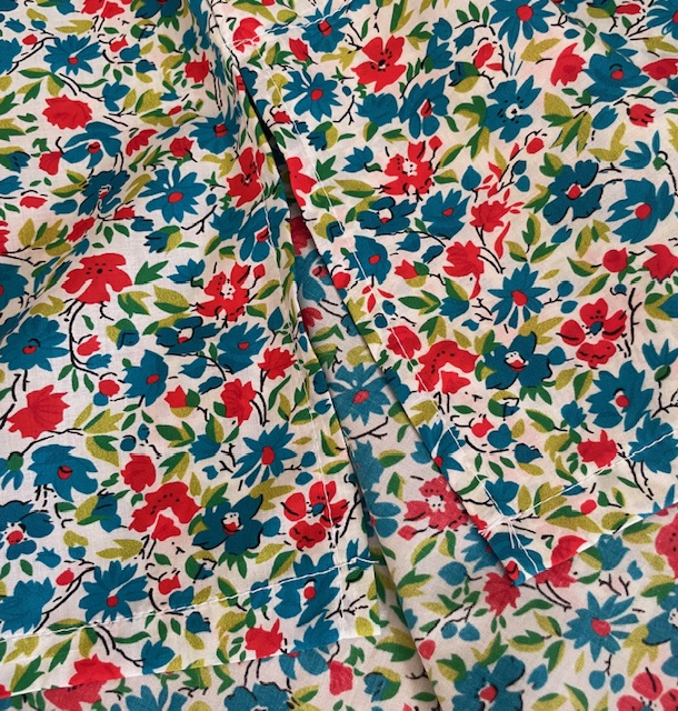 SOUTH COAST Scrub Top (Unisex) - Image 6