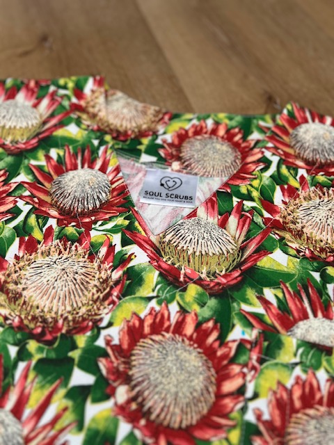 KING PROTEA Scrub Top - Image 5