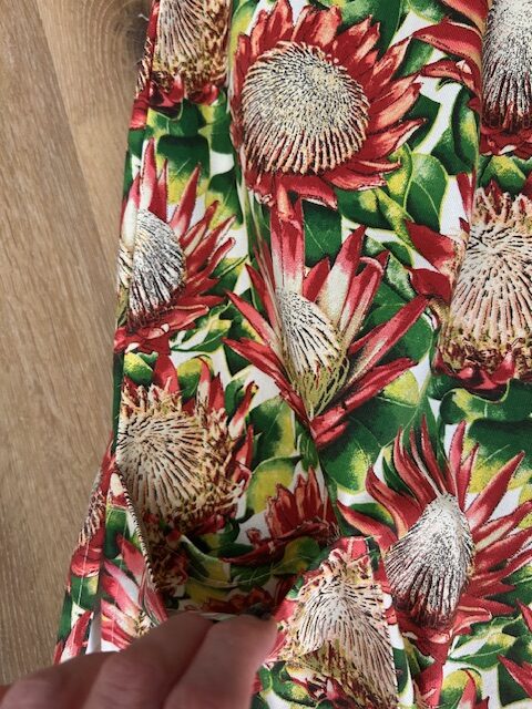 KING PROTEA Scrub Top - Image 4